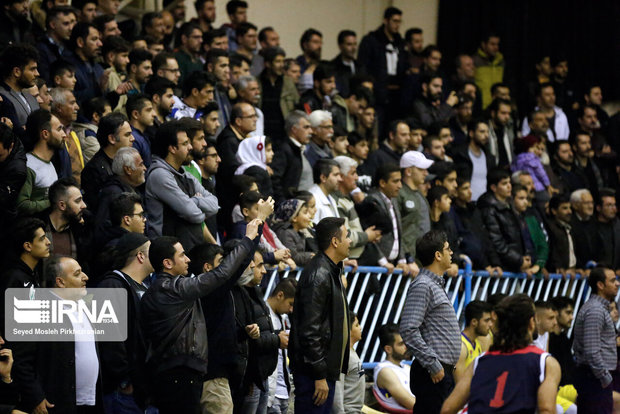 جنجال تماشاگرنماها مشکل بازی‌های خانگی بسکتبال کردستان