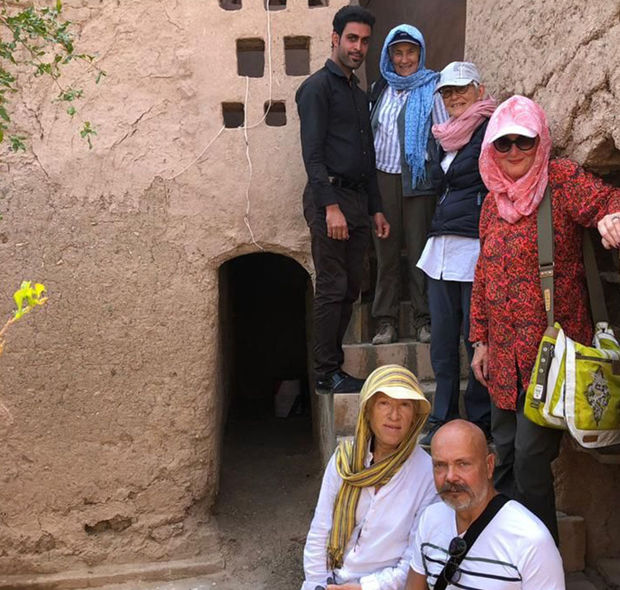 ۱۳ گردشگر اروپایی از جاذبه‌های تاریخی گناباد و بجستان بازدید کردند