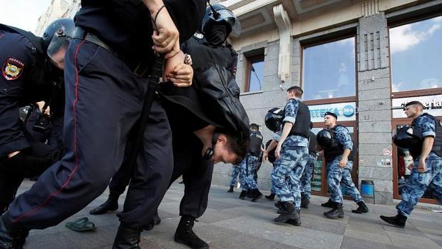 بازداشت صدها مخالف روسی در مسکو+عکس