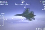 عکس/ جنگنده روسی هواپیمای آمریکا را رهگیری کرد