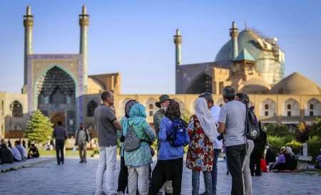 الجزیره: گردشگران خارجی فراوانی به اصفهان رفته اند