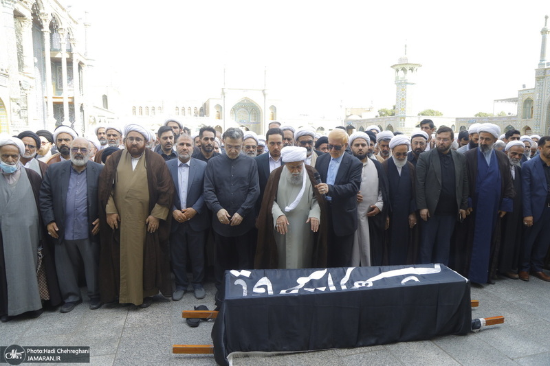 مراسم تشییع پیکر همسر آیت الله العظمی محفوظی‎