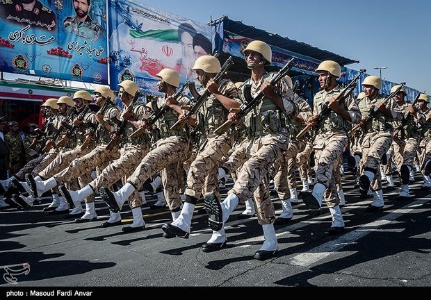 رژه نیروهای زمینی ارتش با نمایش تجهیزات جدید در کرمان برگزار می‌شود