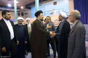 مراسم رونمایی از کتاب کارگزار صدیق در حسینیه جماران