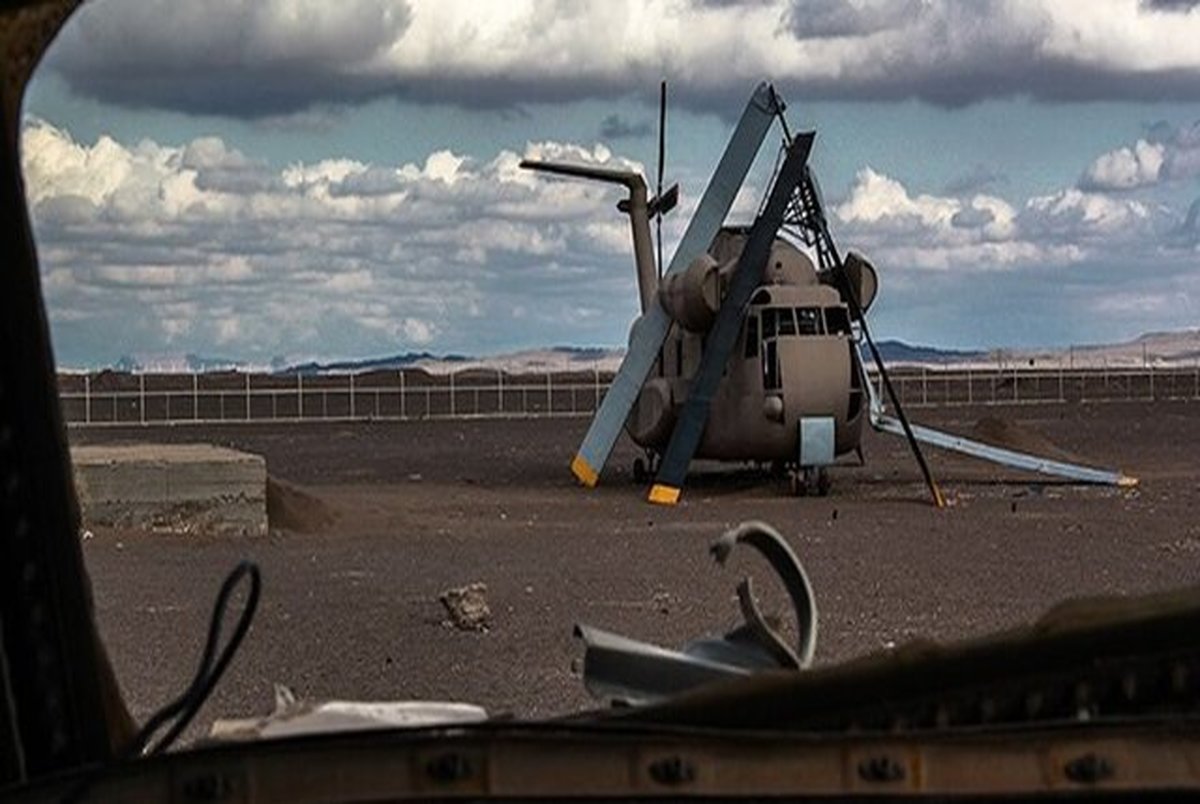 نگهداری قطعات هواپیماهای آمریکایی در موزه استکبار ستیزی صحرای طبس