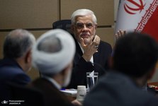 عارف: پیروزی ایران مرهون رهبری هوشمندانه و دقیق آیت‌الله مجتبی خامنه‌ای است/ از عملکرد دکتر قالیباف تقدیر و حمایت می‌کنیم/ رئیس‌جمهور در این دو سال خوش درخشید/ تصور برخی از مذاکره این است که ما باید انشایی بگوییم و طرف مقابل آن را بنویسد