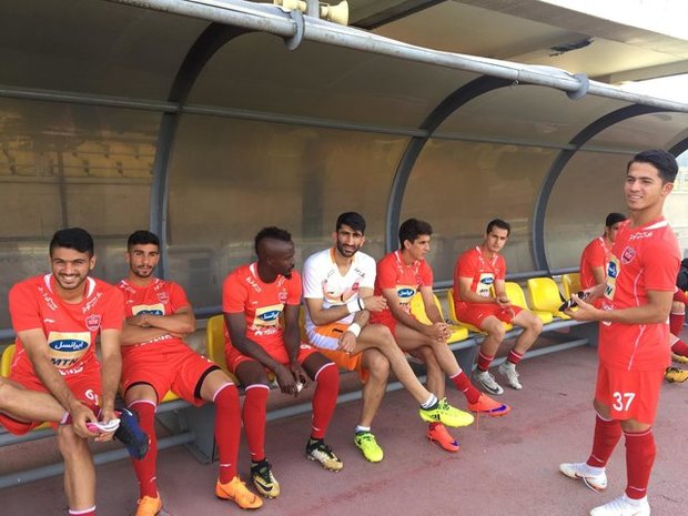 بیرانوند با برانکو مشاجره کرد/ خبرنگاران را از تمرین پرسپولیس بیرون کردند!

