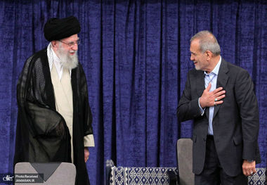 سپاس قلبی رئیس جمهور از الطاف و حمایت‌های رهبر معظم انقلاب از دولت/ پزشکیان: تاکنون کوتاهی نکرده‌ایم و نخواهیم کرد و نارسایی‌های موجود را نیز با تلاش مضاعف جبران می‌کنیم