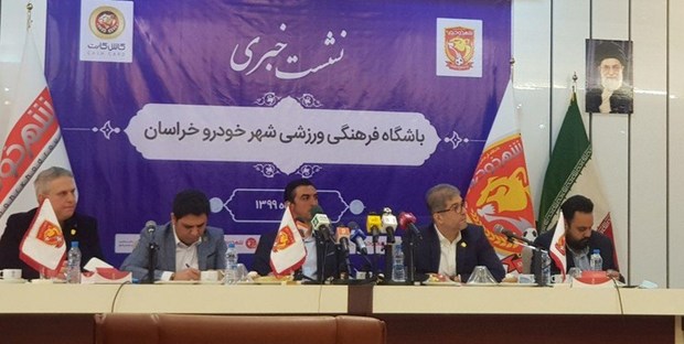 مالک شهرخودرو: رحمتی از استقلال پیشنهاد مربیگری داشت/ از پرسپولیس شکایت کردیم
