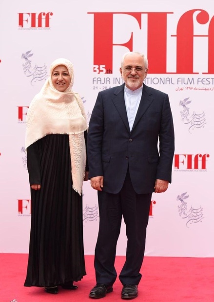 محمدجواد ظریف و همسرش در اختتامیه جشنواره جهانی فیلم+عکس