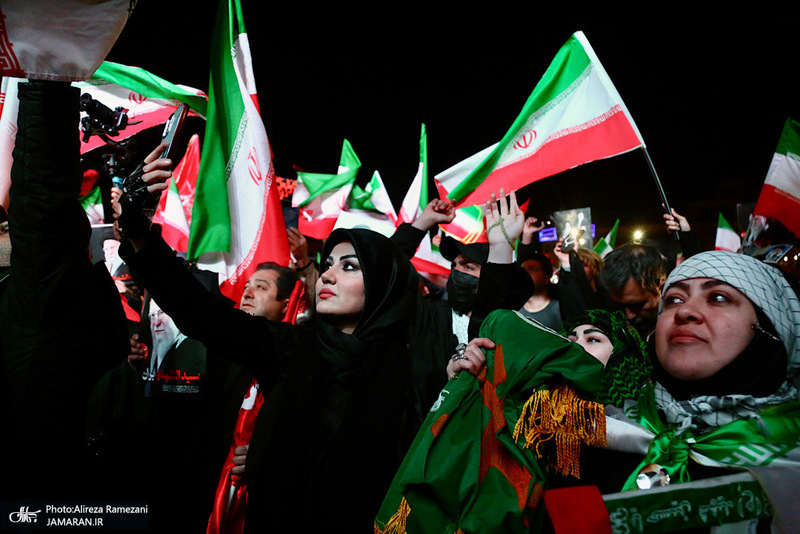 تجمع مردمی در میدان انقلاب اسلامی تهران