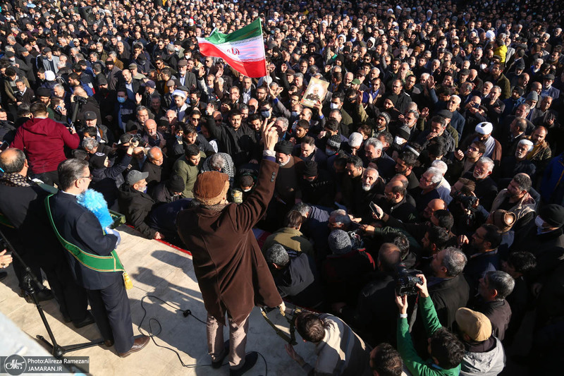 تشییع پیکر شهدای مدافع حرم در شهرک شهید محلاتی