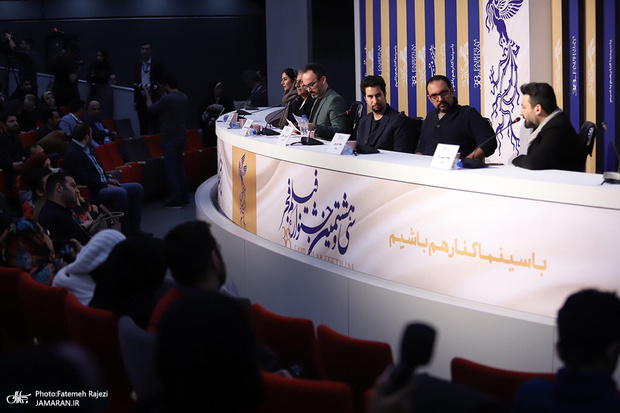  نشست خبری "آن شب"/ کورش آهاری: سعی می کنم دیگر از فیلمی دزدی نکنم!/ در آمریکا به هنرمندان ایرانی بها نمی دهند