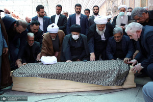 مراسم تشییع و خاکسپاری حجت الاسلام و المسلمین حسین اشرفی اصفهانی در حرم مطهر امام خمینی
