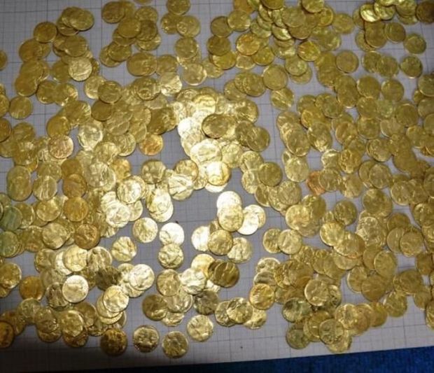 دستگیری کلاهبرداران سکه‌های تقلبی در الیگودرز
