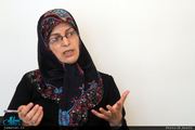 آذر منصوری: برخوردهای قهری با مساله دختران انقلاب، جوابگو نخواهد بود