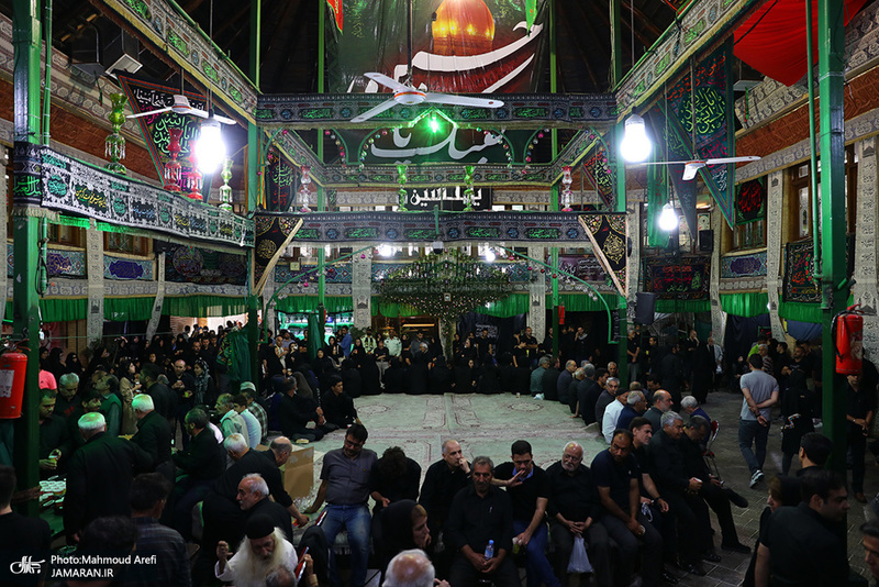 آیین سنتی نخل گردانی و عزاداری ظهر عاشورا در تکیه بزرگ تجریش