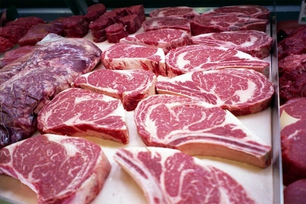 عرضه 235 تن گوشت وارداتی برای تنظیم بازار هر کیلو گوشت گوسفندی به قیمت 33 هزار تومان توزیع می شود