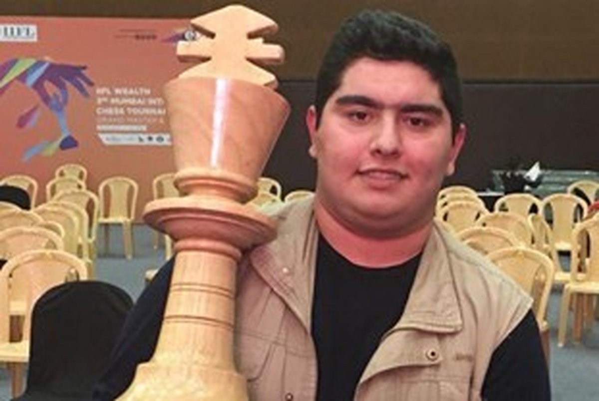 طلای شطرنج قهرمانی جهان بر گردن استاد بزرگ جوان ایران