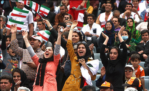 واکنش پلیس به حضور خانم ها در استادیوم برای بازی امشب