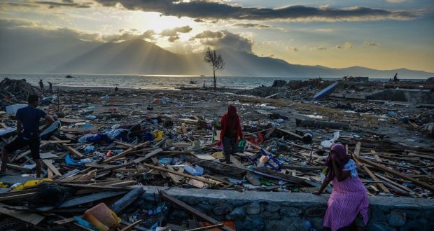 افزایش شمار قربانیان زلزله اندونزی به 1649 نفر+ تصاویر