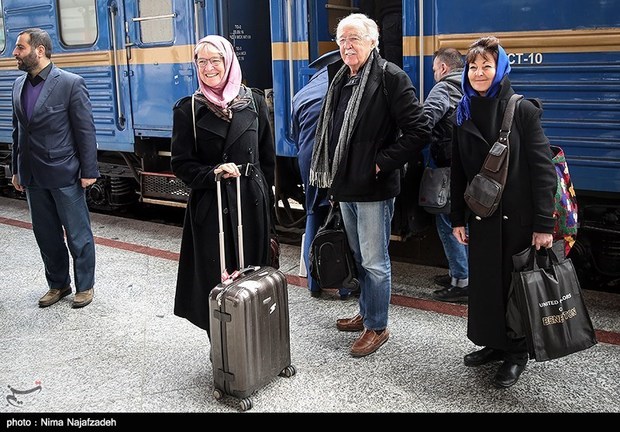 نخستین قطار گردشگری در سال ۹۶ وارد استان فارس شد