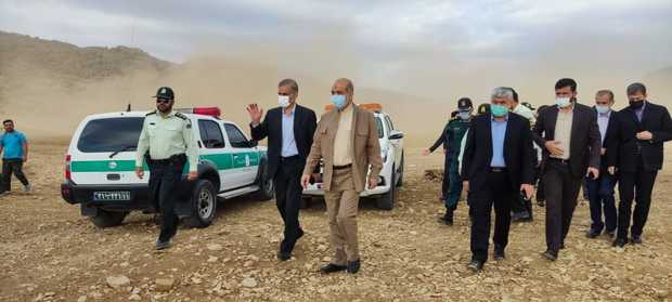 وزیر کشور به نواحی زلزله زده اندیکا در خوزستان سفر کرد