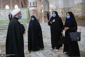 اقامه نماز بر پیکر مرحوم حاج محمد کمساری توسط سید حسن خمینی