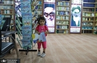 استقبال خردسالان از نشریه دوست در نمایشگاه کتاب تهران