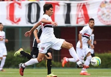 جذب  هافبک ۱۷ ساله سائوپائولو توسط رئال مارید
