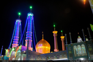 تصاویر زیبایی از حرم مطهر کریمه اهل بیت(س) در شب میلاد حضرت علی(ع)
