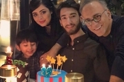  حمیدرضا آذرنگ در کنار همسر و پسرانش+ عکس