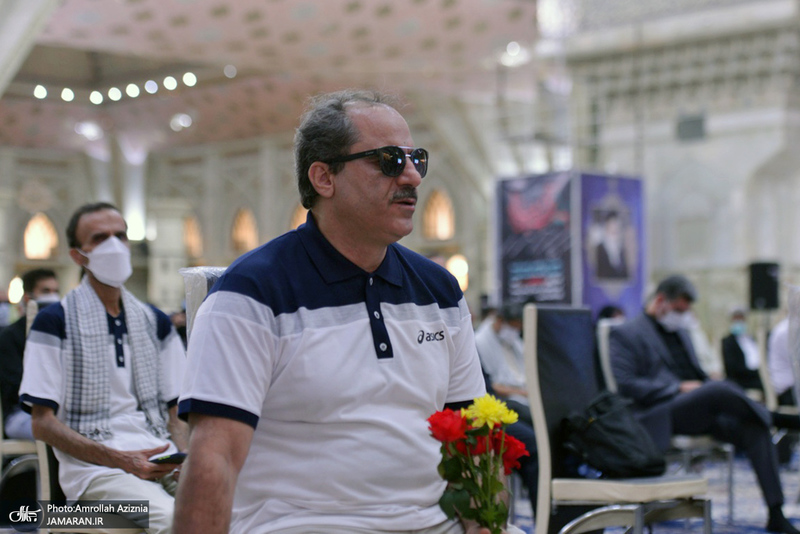 تجدید میثاق جمعی از خانواده های معظم شهدا، جانبازان، ایثار گران و رئیس و کارکنان بنیاد شهید با آرمان های حضرت امام(س)