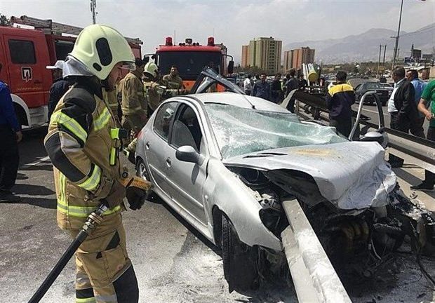 تصادف پژو با کامیون در شرق تهران یک کشته و دو مجروح برجای گذاشت