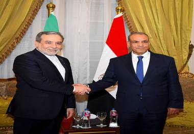 عراقچی با وزیر خارجه مصر گفت و گو کرد + عکس