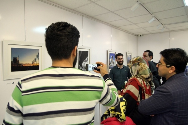 افتتاح نمایشگاه عکس موبایل شاربین در قزوین