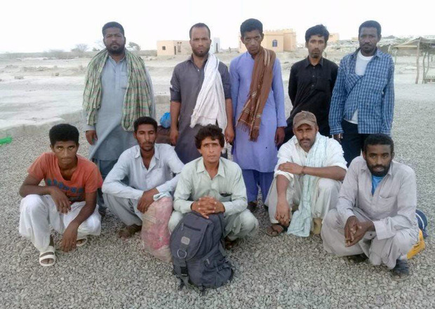 10صیاد ایرانی نجات یافته در آبهای پاکستان به ایران بازگشتند