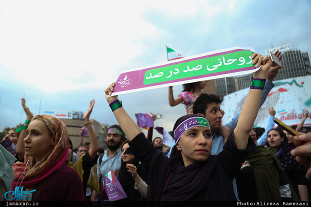 ترامپ را ولش کنید! ایرانیان جشن دموکراسی می گیرند

