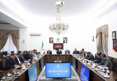 جلسه مشترک معاونین اول قوای قضائیه و مجریه/ عارف: نگاه تدوین قوانین برای مچ‌گیری بود که باید اصلاح شود/ ستاد تنظیم بازار و برخوردهای نظارتی ابزار کار اقتصادی حکومت است/ قدردانی حجت‌الاسلام خلیلی از معاون اول رئیس‌جمهور برای تعامل سازنده با قوه قضائیه