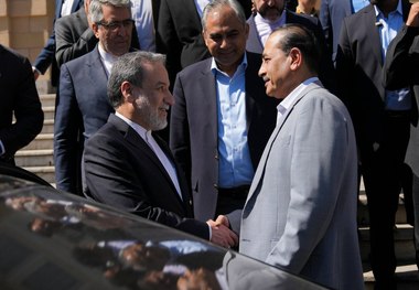 عاصم منیر با بدرقه عراقچی تهران را ترک کرد + عکس ها
