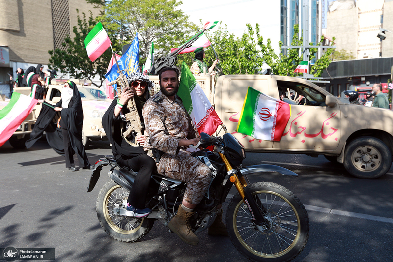 راهپیمایی دختران «جان‌فدای ایران» -۱