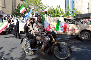 راهپیمایی دختران «جان‌فدای ایران» -۱