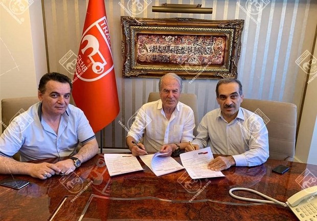 دنیزلی سرمربی تراکتورسازی شد
