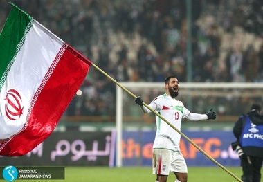مزایده پیراهن کنعانی زادگان برای کمک به زلزله زدگان خوی