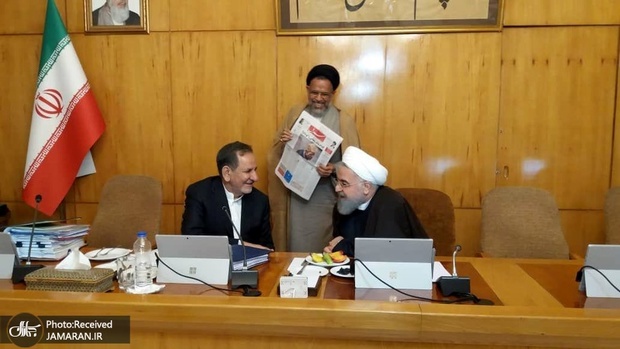 فیلم خوش و بش روحانی و جهانگیری در جلسه امروز دولت