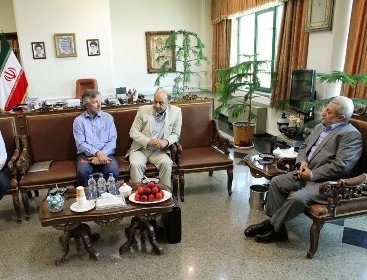 استاندار همدان: دولت زمینه افزایش سرمایه گذار خارجی را فراهم کرده است
