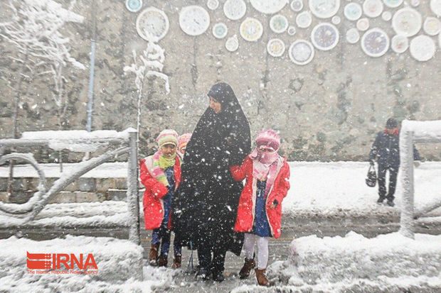 سرما مدارس برخی شهرهای استان اردبیل را تعطیل کرد