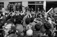 روز شمار انقلاب؛ دیدار در مدرسه علوی، دیدار با امام خمینی (11)