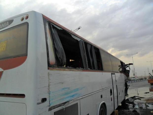 برخورد کامیون و اتوبوس مسافربری در اتوبان زنجان - تبریز به خیر گذشت
