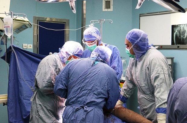 عمل های جراحی بیماران بدون تاخیر انجام می شود